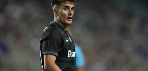 Iván Fresneda en acción con el Sporting de Portugal durante partido de liga