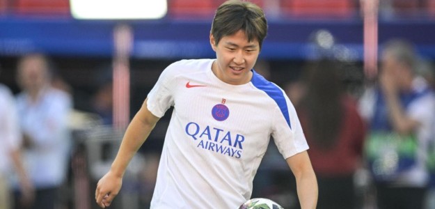 Kang In Lee durante un partido con el PSG en la Champions League