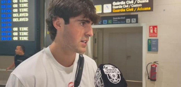Javi Guerra durante su debut con la Selección Española en Riazor