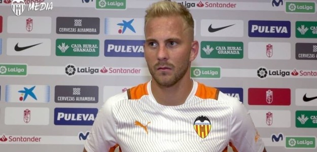 Račić durante un entrenamiento del Valencia CF en Mestalla