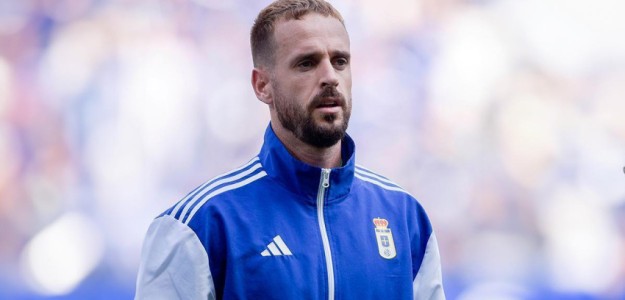 Aarón Escandell portero Real Oviedo renovación 2029