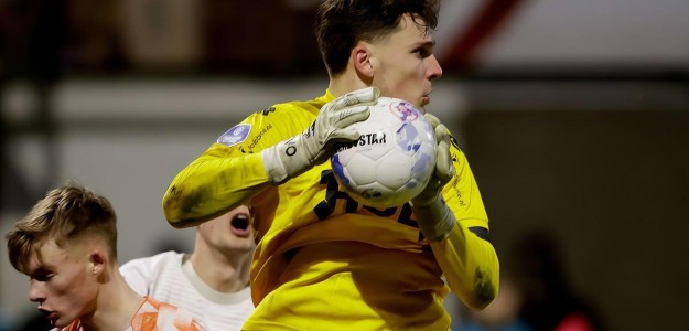 Kayne van Oevelen portero Ipswich Town fichaje oficial