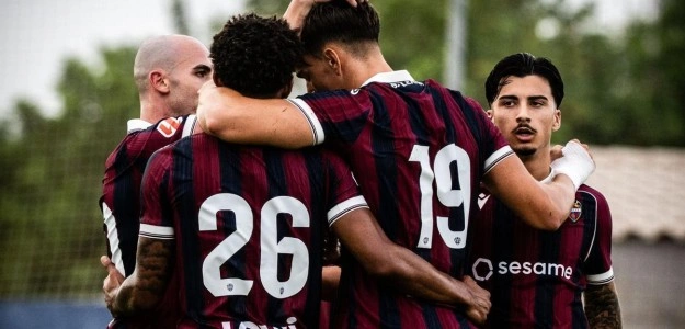 Martín Krug celebra gol Levante UD victoria Leganés pretemporada