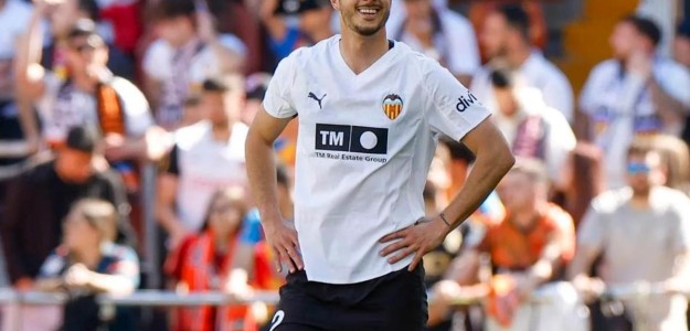 Guido Rodríguez firma renovación Valencia CF hasta 2028