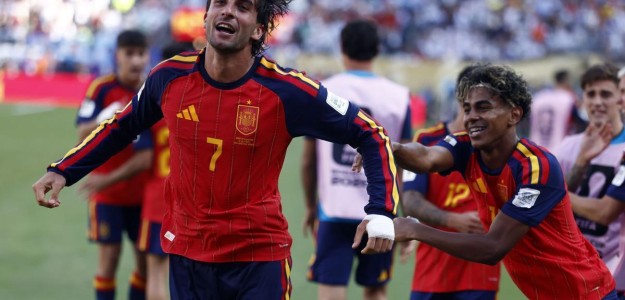Ferran Torres celebra el gol de la victoria en la final mundial contra Argentina