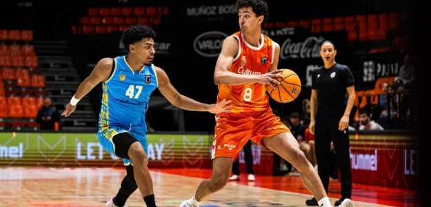 Valencia Basket jugadores celebrando victoria Liga U baloncesto