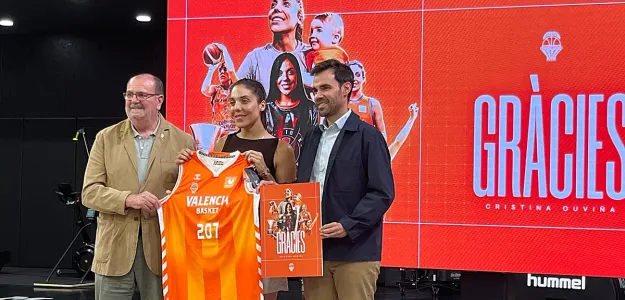 Cristina Ouviña recibe homenaje Valencia Basket Roig Arena julio 2026
