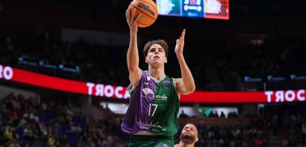 Mario Saint-Supéry, base del Valencia Basket, en acción de juego