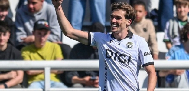 Iñigo Córdoba, nuevo extremo del CD Castellón, en su presentación