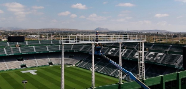 Proyectores LED ArenaVision instalados en el Martínez Valero del Elche CF