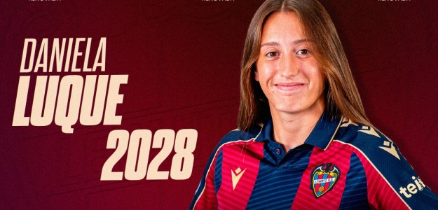Daniela Luque en acción con la camiseta del Levante UD Femenino