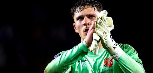 Valencia CF lateral derecho mercado fichajes Meunier 2025