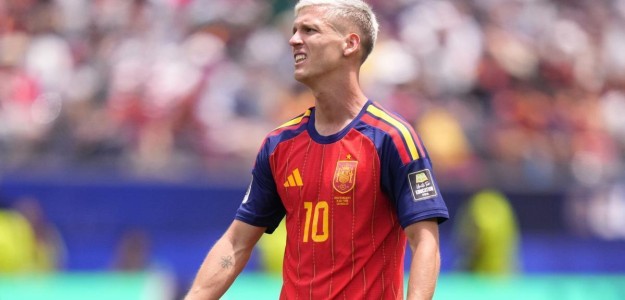 Dani Olmo en acción durante partido internacional de fútbol