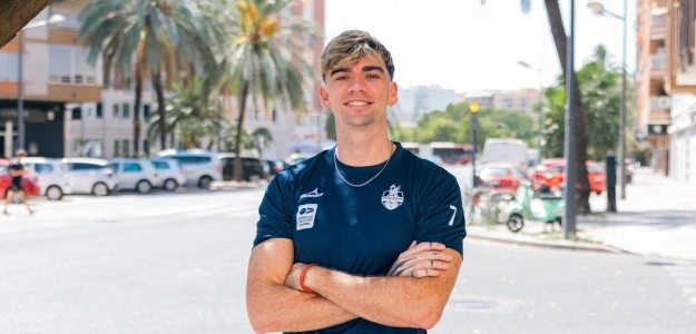 Mauro Zelayeta, nuevo fichaje del Léleman Conqueridor, en su presentación