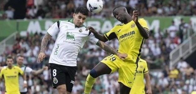 Villarreal CF celebra gol durante partido contra Racing Santander LaLiga