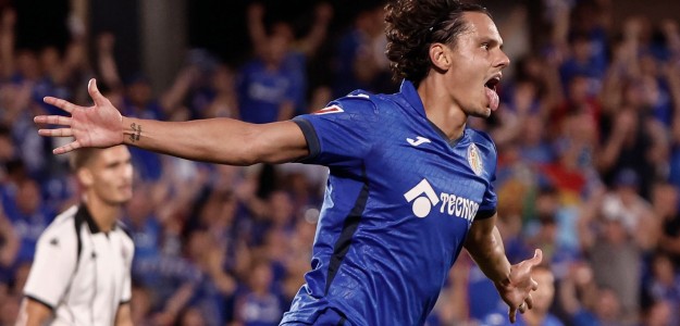 Andrés García celebra gol Getafe Conference League Partizan Belgrado