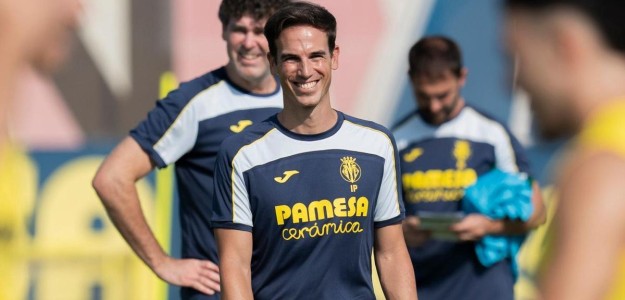 Íñigo Pérez, entrenador Villarreal, en rueda de prensa analizando partido