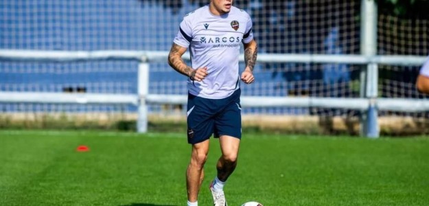 Alan Matturro con la camiseta del Levante UD en La Ciutat
