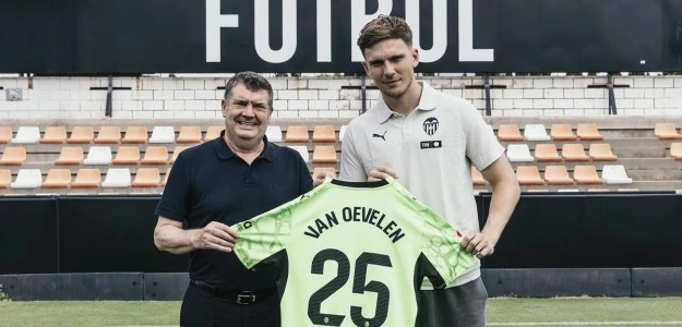 Kayne van Oevelen portero Valencia CF Ipswich Town fichaje