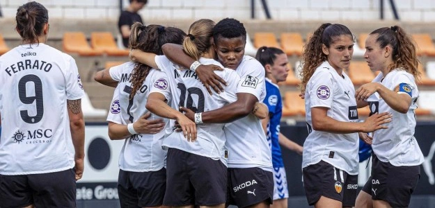 Jugadoras Valencia CF Femenino entrenamiento preparación Liga F