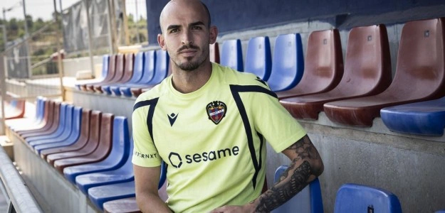 Oriol Rey en acción con la camiseta del Levante UD en el Ciutat de Valencia