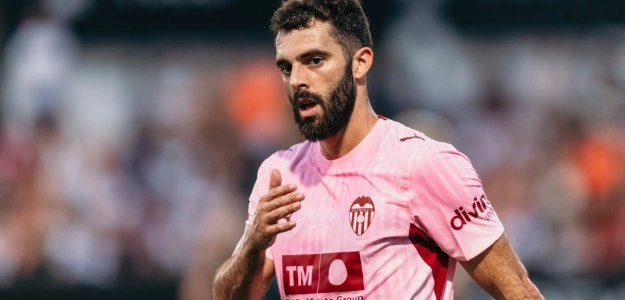 Luis Rioja en acción durante entrenamiento Valencia CF pretemporada