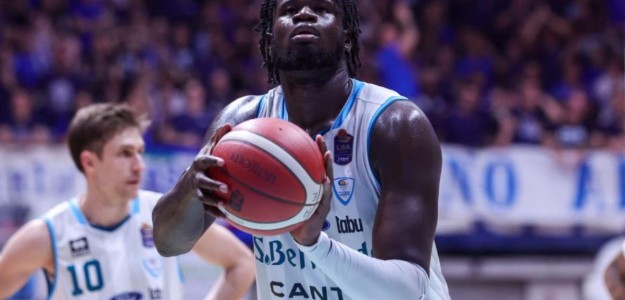 Oumar Ballo, pívot maliense fichado por Valencia Basket