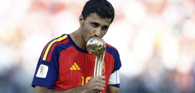 Aficionados del Barcelona con banderas en las gradas del estadio