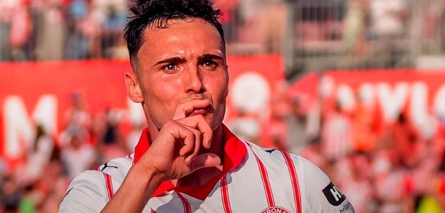 Arnau Martínez lateral Girona FC defensa Valencia