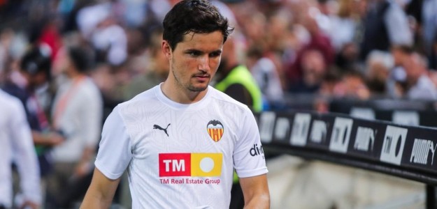 Hugo Guillamón en rueda de prensa explicando su salida del Valencia