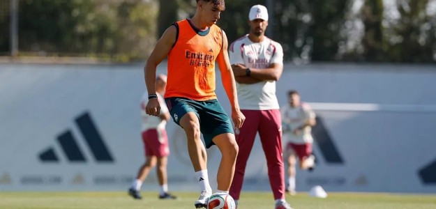 Carlos Espí celebra su debut con el Real Madrid tras fichaje del Levante