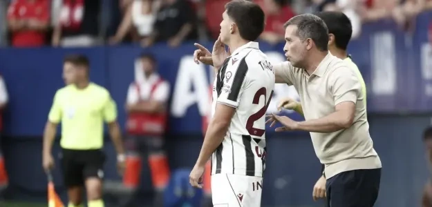 Luís Castro, entrenador del Levante UD, durante una rueda de prensa