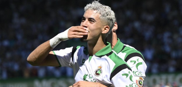 Javier Aguirre, entrenador Valencia CF, en su debut ante Racing Santander