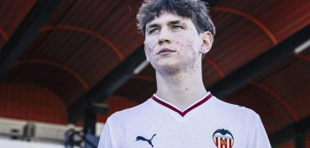 Mark Sztojka, futbolista húngaro de 16 años, nuevo fichaje cantera Valencia CF