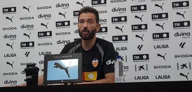 Carlos Corberán analiza plantilla Valencia CF en rueda de prensa previa Barcelona