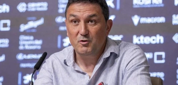 Braulio Vázquez nuevo director deportivo Valencia CF viaje Vitoria