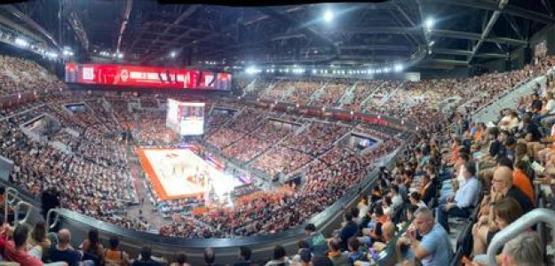 Exterior del Roig Arena, pabellón de Valencia Basket, durante su primer año