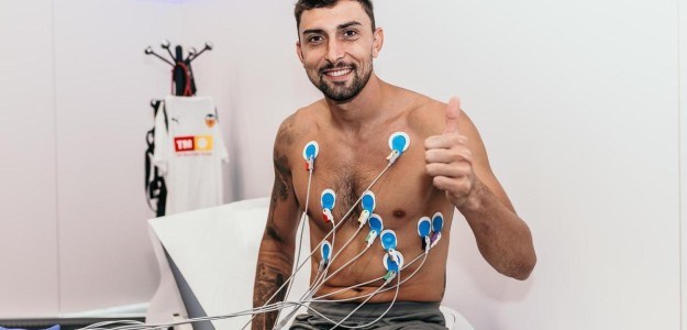 Jugadores en revisión médica pretemporada IMED Hospitales