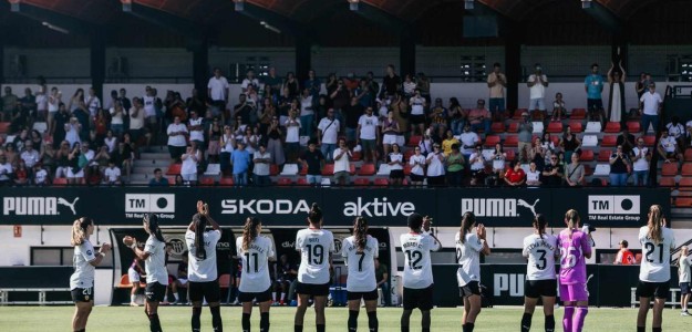 Jugadoras Valencia CF Femenino en el Estadi Antonio Puchades durante entrenamiento