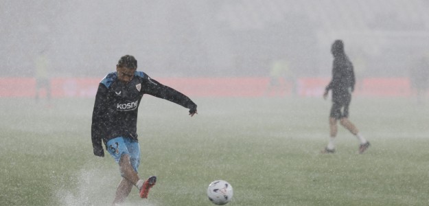 Levante UD vs Athletic Club suspendido por lluvia inundación campo