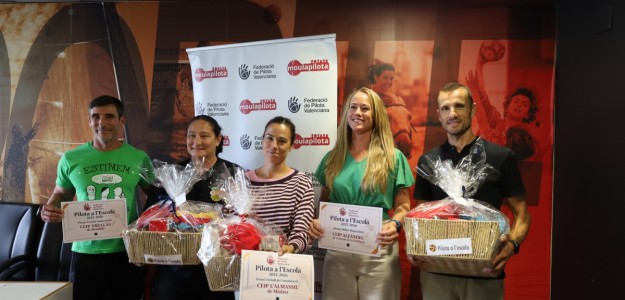 Partida de raspall femenino durante el Día de la Pilota Valenciana en València