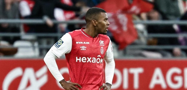 Sergio Akieme lateral izquierdo Levante UD fichaje administrativo
