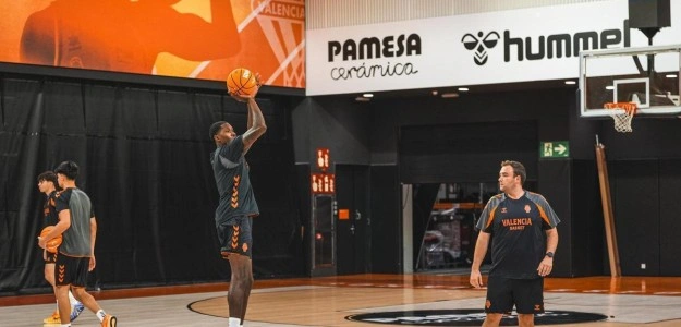 Pabellón Municipal de Benicarló, Valencia Basket pretemporada baloncesto