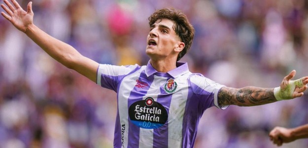 Víctor Jr. celebra su primer gol con el Real Valladolid ante Córdoba