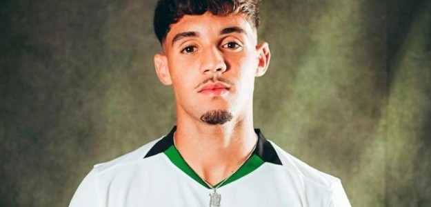 Ali Houary con la camiseta del Elche CF en partido de Liga