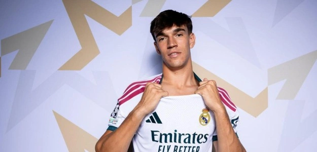 Carlos Espí en el Santiago Bernabéu durante su debut en Champions League