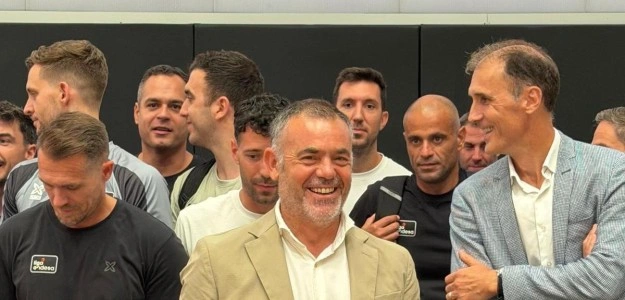 Árbitros de la ACB en pretemporada en l'Alqueria del Básket Valencia