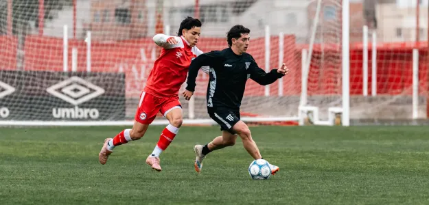 Héctor Rodas en rueda de prensa valorando mercado fichajes Levante UD