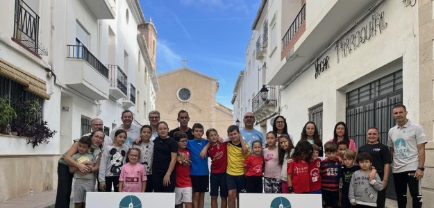 Escolares del CEIP Els Pins participan en Pilota al Poble en Bicorp