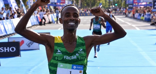 Rodrigue Kwizera cruza meta Medio Maratón Valencia récord España